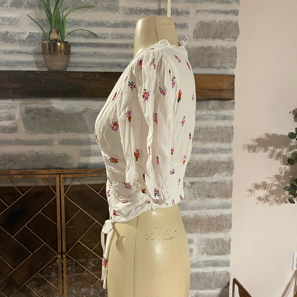 White drawstring feminine shirt floral eyelet lace For Love and Lemons look - Picture 4 of 5